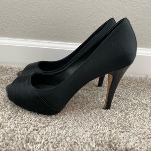 White House Black Market black peep toe pump size7